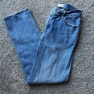 V-waisted 90’s straight curve love jeans